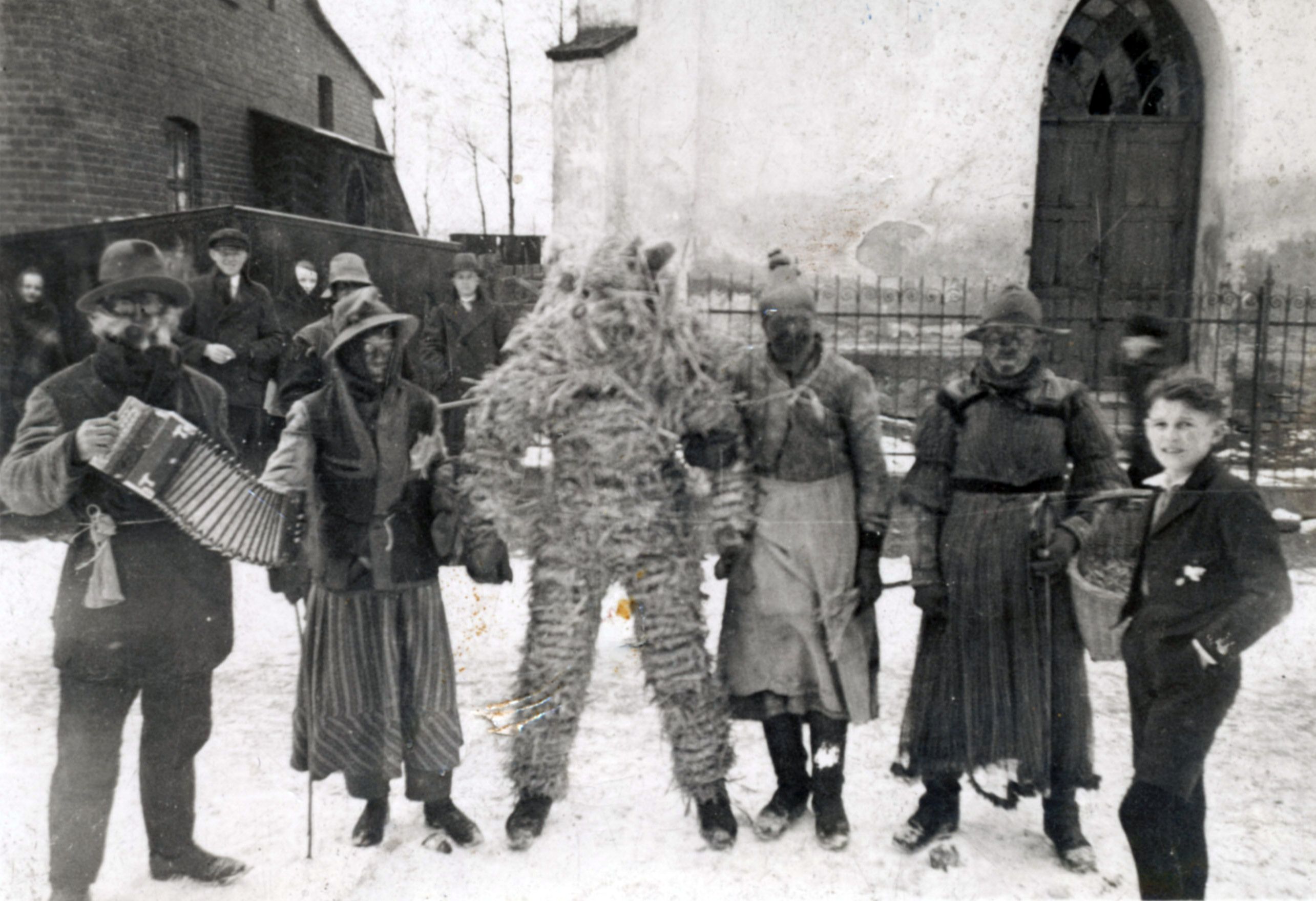 Read more about the article Wodzenie niedźwiedzia / Powiat Raciborski